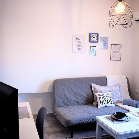 Cozy And Modern Lägenhet Komotini Exteriör bild
