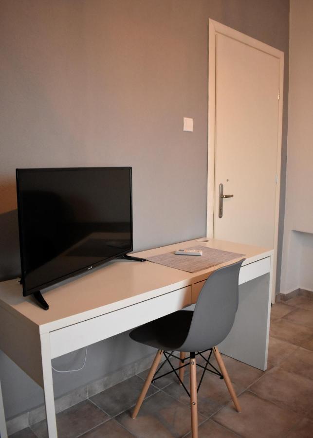 Cozy And Modern Lägenhet Komotini Exteriör bild